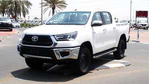 Nueva camioneta Toyota Hilux SR5 con transmisión manual - Product Image 3