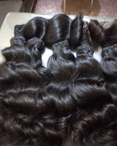 Vente en gros de cuticules vierges indiennes à double trame alignées, extensions de cheveux lisses naturels à vague profonde en cheveux humains - Product Image 1