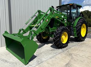 Tractor Compacto Multifuncional John Deere 5100E de 120HP con Motor Automático y Monitoreo Remoto para Agricultura - Product Image 2