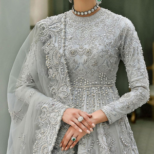 ชุดเลเฮนกาแต่งงานแบบปักลายดอกไม้สไตล์ปากีสถานที่ทันสมัยสวยงามแบบสั่งทำพิเศษ - Product Image 6