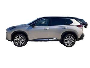 SUV Híbrido 4x4 2025 con Sistema de Propulsión Asistida Eléctrica Avanzado, Ruedas de 20 Pulgadas, Interior Oscuro, Volante a la Izquierda, Transmisión Automática - Product Image 3