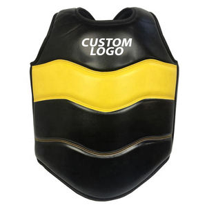 Protège-poitrine de boxe durable et léger avec couleurs et impressions de logo personnalisées - Équipement d'entraînement toutes saisons de la marque FIGHT to CAGE GEARS - Product Image 1