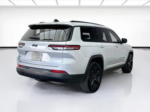 Jeep Grand Cherokee L Altitude SUV 2022 Usado (LHD/RHD) con Asientos de Cuero y Transmisión Automática en Venta - Product Image 2