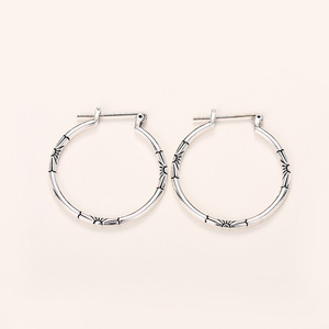 Orecchini in argento con motivo solare intagliato, orecchini etnici a forma di C, orecchini grandi stile click, gioielli retrò bohémien, adatti per donne. - Product Image 5