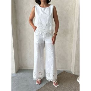 Pantalones Bordados para Mujer, Elegantes y con Detalles de Bordado Intrincado - Product Image 2