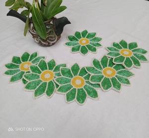 MS HANDICRAFT Posavasos con cuentas de vidrio hechos a mano-Posavasos clásicos para bebidas Respaldo de poliéster (4x4 pulgadas) Portátil para Iglesia religiosa - Product Image 1