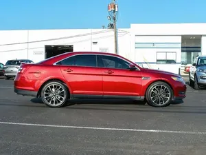 Ford Taurus SEL 2018 - Product Image 6