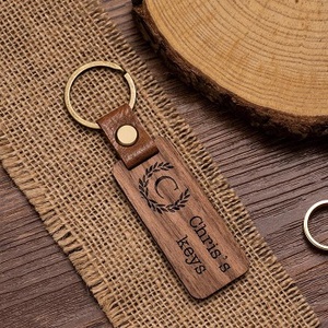Vente en gros de porte-clés en bois porte-clés en bois de hêtre vierge non fini porte-clés pour animaux de compagnie pour gravure au laser et bricolage de décorations personnalisées fournisseur - Product Image 4