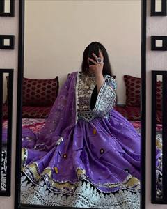 Vestido DE TRABAJO DE ESPEJO tradicional afgano púrpura real con bordado de plata rica vestido acampanado pesado con detalles hechos a mano - Product Image 1