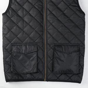 Chaqueta acolchada sin mangas de lujo ligera y transpirable para hombre con carcasa de nailon, ecológica y de secado rápido para un estilo cómodo Premium - Product Image 3