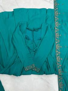 เลเฮนกาผ้าไหมบานาราสีแท้แบบใหม่สำหรับงานแต่งงาน สีสันสดใส ปักลายสวยงาม ดีไซน์แบบอินเดียดั้งเดิม สำหรับผู้หญิง ไม่ยับง่าย - Product Image 6