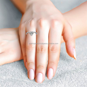 Anillo de compromiso único de plata de ley 925 con moissanita de corte trillón en forma de lágrima para mujer, ideal para aniversario de boda - Product Image 6
