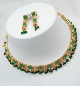 ENSEMBLE DE BIJOUX INDIENS TRADITIONNELS ET À LA MODE EN CUIVRE ENSEMBLE DE BIJOUX DE MARIAGE POUR FEMMES BOUCLES D'OREILLES ET COLLIER - Product Image 1