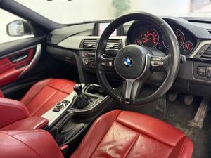 BMW Série 3 2.0 320i d'occasion 2013 (conduite à gauche/droite) - Product Image 3