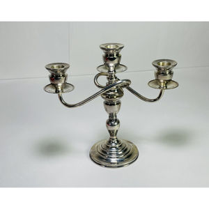 Candelabro Tradicional de Metal Niquelado, Elegante Portavelas Decorativo Plateado, Centro de Mesa para Bodas, Eventos y Decoración del Hogar - Product Image 2