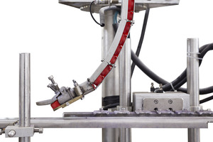 Máquina Llenadora de Botellas de Líquido Neumática Semiautomática |   PLC con Pantalla Táctil |   Acero Inoxidable SS304/SS316 |   Boquilla de 2-8 orificios - Product Image 3