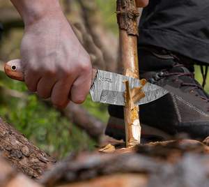 Cuchillo de Damasco hecho a mano para exteriores con mango de palisandro hoja fija Funda de cuero para caza y Camping compatible con OEM - Product Image 4