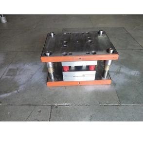 Ensemble de piliers durables et personnalisables Matrices et moules équipés de piliers et de douilles de guidage pour un alignement parfait des matrices à vendre - Product Image 1