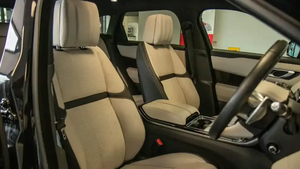 2022 Land Rover Velar RHD SUV 2.0L AWD con caja de cambios automática Dirección de mano izquierda Asientos de cuero interiores oscuros Control de crucero ACC - Product Image 4