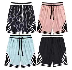 Short de sport décontracté personnalisé pour homme, en tissu mesh respirant 100 % polyester, avec broderie et taille élastique, idéal pour la plage et le basketball - Product Image 1