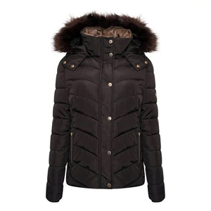 Chaqueta Parka para mujer diseñada para protección a prueba de viento y acogedora Chaqueta Parka para mujer hecha de material impermeable y suave - Product Image 2