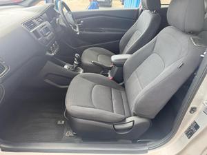KIA Rio 2013 USADO, Volante a la Izquierda/Derecha - Product Image 2