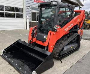 Chargeur sur chenilles Kubota SVL75-3 2025, mini-chargeur frontal, pour le déplacement de tracteurs, de grumes et autres équipements lourds, moteur spécialisé - Product Image 1