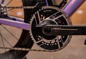 Vélo de course Trek Madone SLR 9 axs Gen 8 authentique avec fourche en acier et système de freinage par câble NEUF EN STOCK À VENDRE - Product Image 2