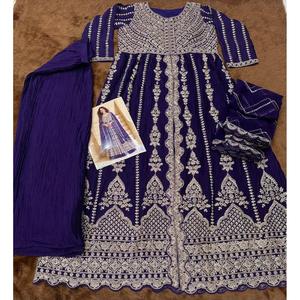 Traje Anarkali Tradicional de Lujo para Mujer con Bordado para Bodas, Fiestas y Ocasiones Festivas de Secado Rápido - Product Image 4