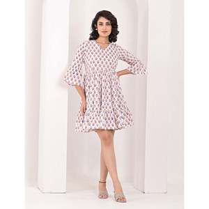 Robe en coton blanc sur mesure avec imprimé à blocs, taille élastique, style décontracté - Disponible en longueur genou ou longueur ras du sol - Product Image 1