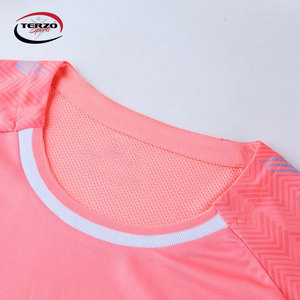 Uniforme de football personnalisé pour hommes, dernière conception, maillot de sport sans manches, vêtements de football de qualité supérieure - Product Image 3