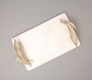 Bandeja DE SERVICIO DE ESPEJO rectangular de lujo con asas de diseño de leopardo para decoración del hogar y comedor - Product Image 3