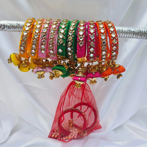 Brazaletes tradicionales Kundan Multi PearlThread KundanJhumka Brazaletes Set Punjabi chuda Brazalete nupcial Boda India Favor Haldi - Product Image 6