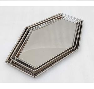 Ensemble de plateaux en acier inoxydable magnifiquement fabriqués à la main, pour servir des fruits secs, des fruits frais, pour un usage quotidien, pour la maison, les fêtes et les restaurants. - Product Image 2