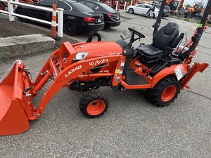 รถแทรกเตอร์ล้อยางคูโบต้า BX23S ดีเซล ปี 2025 ขับเคลื่อน 4 ล้อ 40 แรงม้า สภาพใหม่ เครื่องยนต์ 40 แรงม้า ปั๊มและชุดเกียร์เป็นส่วนประกอบหลัก กำลังขับเคลื่อน 40 แรงม้า - Product Image 2