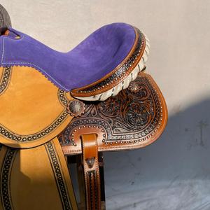 Ensemble de selle western en cuir avec décorations d'art sur bois de qualité supérieure, thème course de barils |   Accessoires d'équitation en acier inoxydable façonnés à la main - Product Image 4