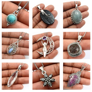 Produit de vente chaude Look extrême 925 argent Sterling grenat CZ croix pendentif conception personnalisée fabricant de bijoux exportateur indien - Product Image 3