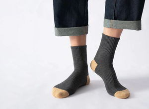 Chaussettes sur mesure Chaussettes d'athlétisme sans couture pour garçons Chaussettes d'hiver respirantes et confortables à séchage rapide - Product Image 5