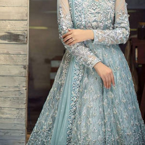 Traje étnico bordado tradicional de trabajo pesado Lehenga Maxi nupcial indio de la mejor calidad para damas estilo pakistaní - Product Image 6