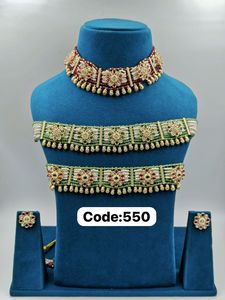 Collier de temple traditionnel à motif d'éléphant avec perles et boucles d'oreilles assorties pour les mariées disponibles pour les tenues de fête indiennes - Product Image 3