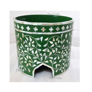 Juego de Tres Soportes para Pastel de Madera Ecológicos de Calidad Superior con Incrustaciones de Nácar en Diferentes Tamaños para Uso en el Hogar, Hoteles y Restaurantes - Product Image 5