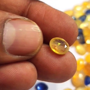 150 piezas de Bangkok amarillo Azul zafiro 5mm a 16mm faceta ovalada 352 Cts lote Iroc ventas calidad glassfilled piedras preciosas cortadas US $120 - Product Image 3