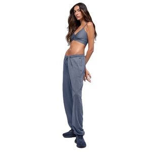 Pantalons de survêtement ultra doux pour femmes offrant un confort exceptionnel, une sensation légère et une coupe élégante pour les tenues de sport décontractées quotidiennes - Product Image 5