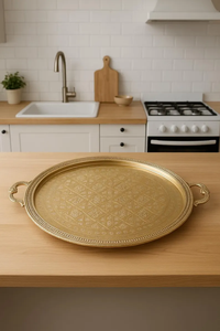 Plateau en métal doré allongé, artisanal, écologique, avec texture, passe au lave-vaisselle, pour la maison et l'hôtellerie - Product Image 2