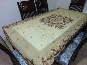 Nappe de table à manger 6 places brodée d'or faite à la main nappe de luxe élégante pour le décor de salle à manger du nouvel an - Product Image 5