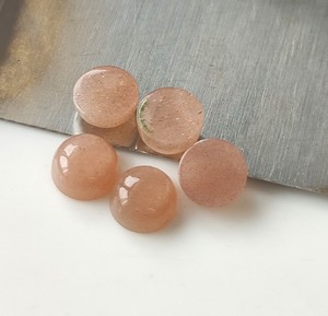 Vente en gros de cabochon de pierre de lune pêche naturelle de qualité supérieure 3mm-20mm à dos plat pierres précieuses en vrac pour la fabrication de bijoux - Product Image 1