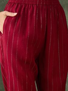 Ensemble Kurta et pantalon droit de couleur marron élégant pour femmes, vêtements ethniques pour le bureau et les occasions festives, disponible dans le monde entier - Product Image 4