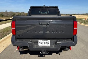 Toyota Tacoma TRD Off-Road Premium 2024 Usada, Doble Cabina, 4x4, Turbo de 4 Cilindros, 4WD - Product Image 3