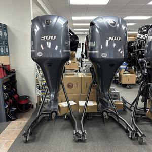 Nuevo par de motores fueraborda Ya-ma-ha F300XA y LF300XA de 4 tiempos y 25 ejes para entrega - Product Image 2