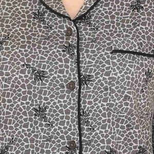 ชุดสูทกลางคืนสำหรับผู้หญิงผ้าซาตินนุ่มเนียนสำหรับการพักผ่อนยามเย็นสุดหรูและการนอนหลับอย่างสงบ - Product Image 3